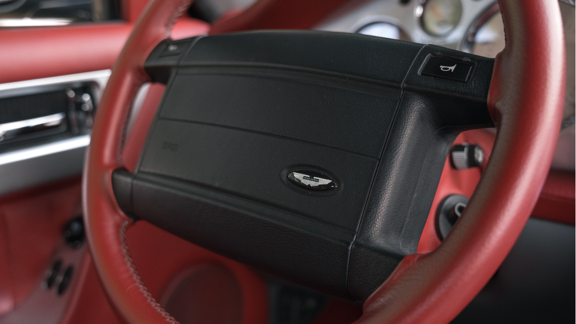 Aston Martin V600 Le Mans